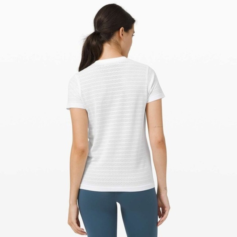 LULULEMON Swiftly Breathe Short Sleeve No Size Tag Check Measurements - Picture 2 of 10
